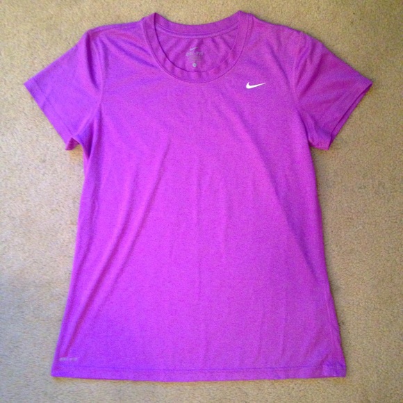 Nike Dri-Fit shirt Size Large Purple