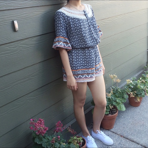 Tribal print crochet romper - Picture 3 of 3