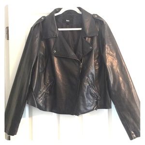 ✨REDUCED✨ Faux Black Leather Plus Size Jacket