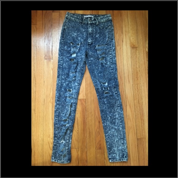 Acid distressed high waisted jeans