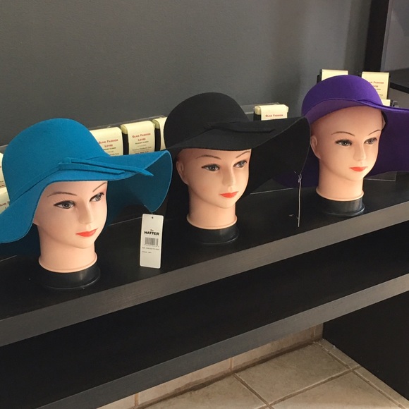 This listing is for 1 hat I have all colors
