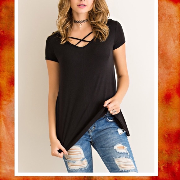 🔴SOLD OUT🔴Criss Cross Strappy Tee Top S-M-L - Picture 4 of 4