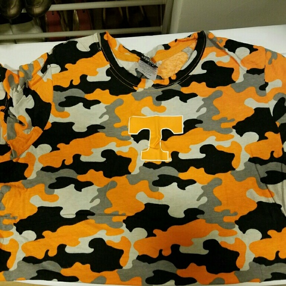 Tennessee camouflage T-shirt, excellent condition