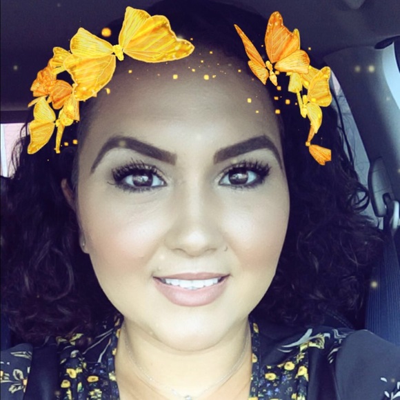 Meet your Posher, Yaquelin