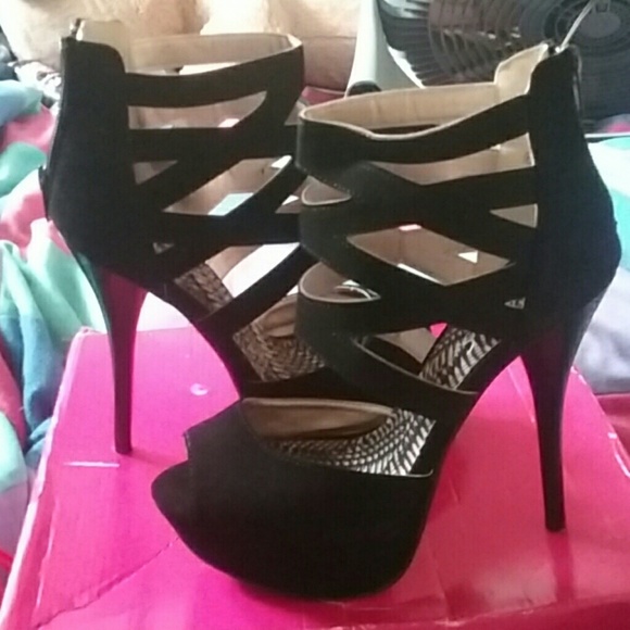 High heels - Picture 2 of 4