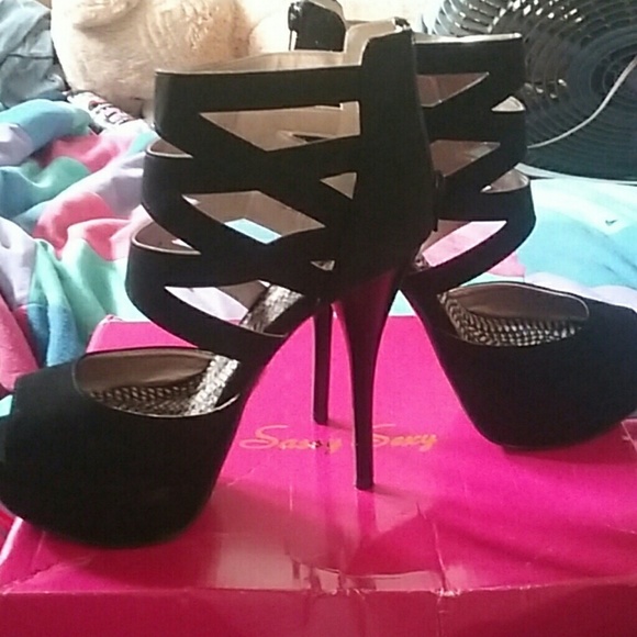 High heels - Picture 4 of 4
