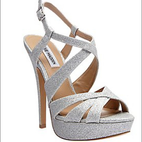 Uptown Silver Glitter Steve Madden Heels!💋👠
