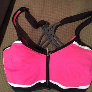 Knockout front close sports bra VSX