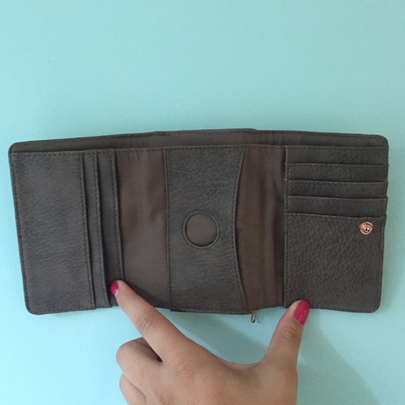 Roxy Wallet - Picture 2 of 3