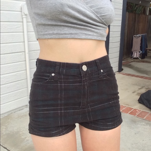 🕸 Black plaid corduroy shorts 🕸