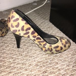 Fergalicious Cheeta Print Round Toe Pumps Sz 7