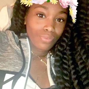 Meet your Posher, Desirae