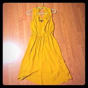 FLOWY DRESS - SIZE MEDIUM