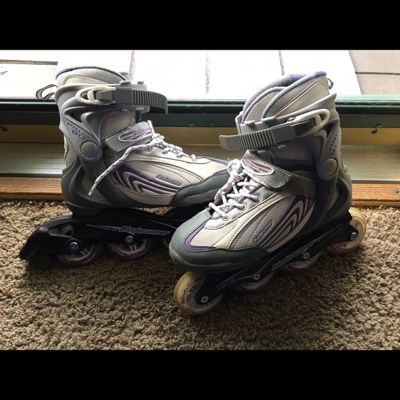 SIZE 7 ROLLER BLADES GOOD CONDITION