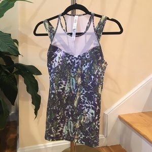 Brand new never worn lululemon top.