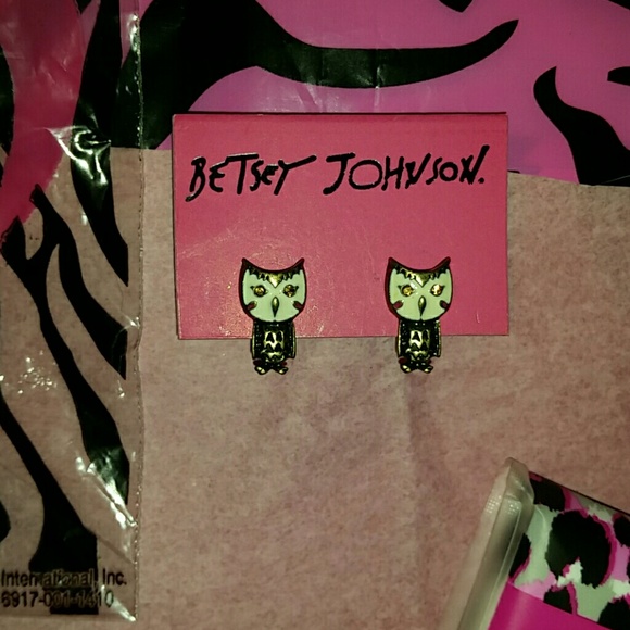 *Betsey Johnson* Earnings* - Picture 3 of 4