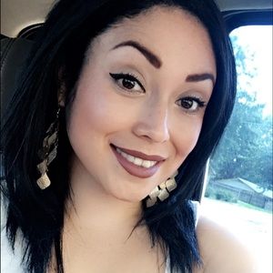 Meet your Posher, Yuliana