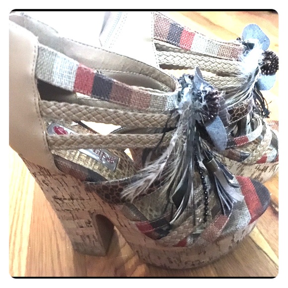 Multicolored heeled wedges