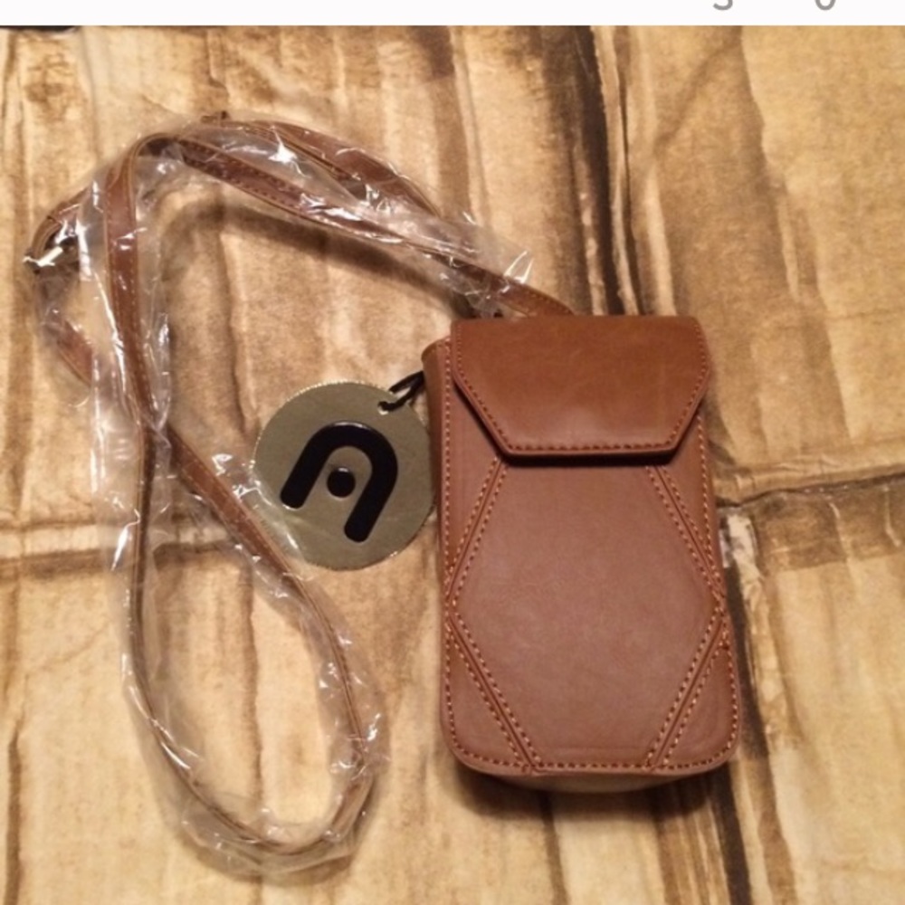 Nila Anthony crossbody