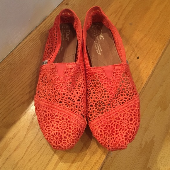 Toms classic crochet slip on