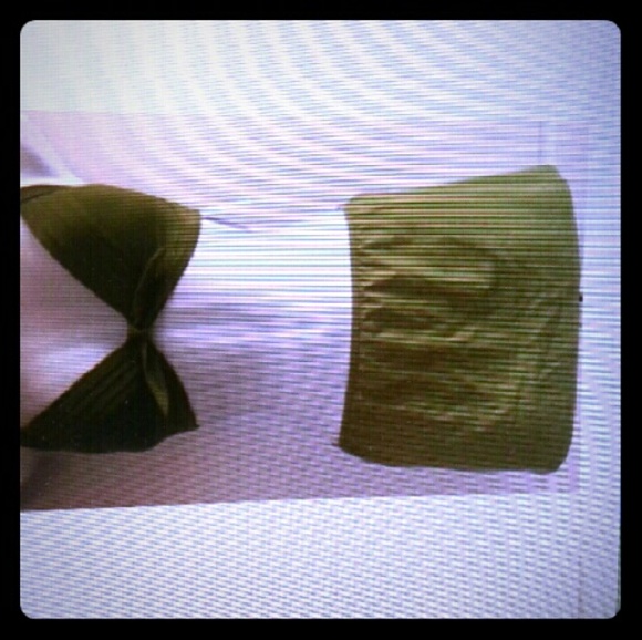 Bathing suit top size 36B bottom small - Picture 1 of 1