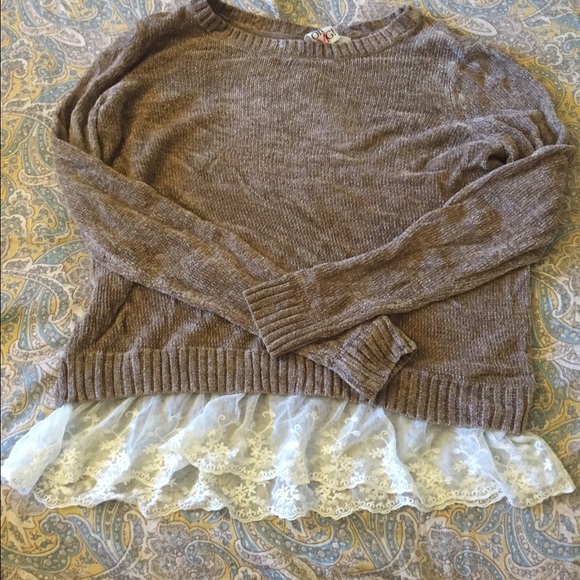 Light brown sweater with lace trim - Picture 1 of 2