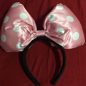 Minnie Mouse Bow