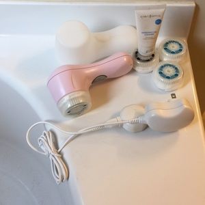 Pink Clarisonic Mia 2 with accessories!