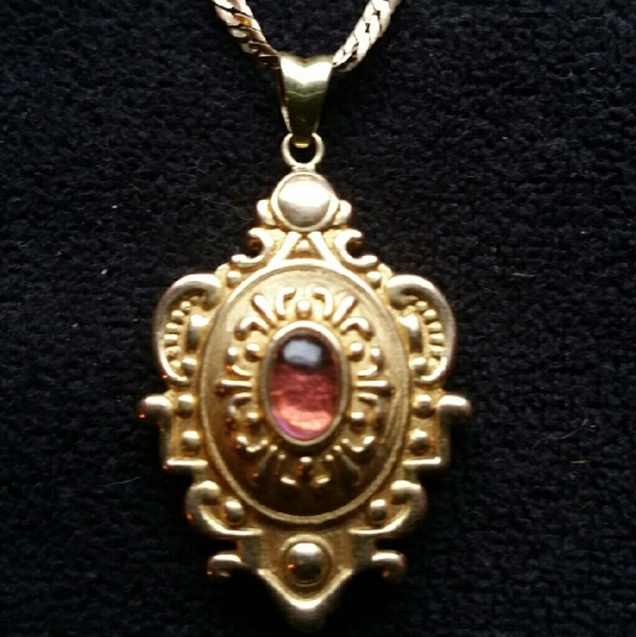 Superb! 14k Gold High~Relief Vintage Ruby Pendant
