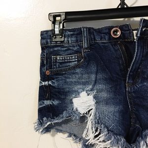 DENIM DISTRESSED SHORTS