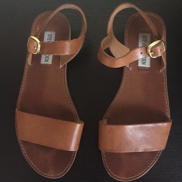 Steve Madden Shoes - Steve madden strappy sandals