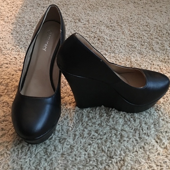 Shoes - Picture 1 of 1
