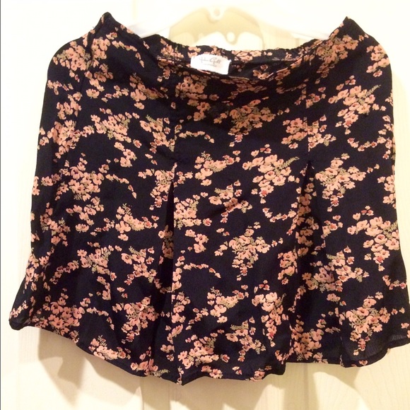 Brandy Melville Skirt
