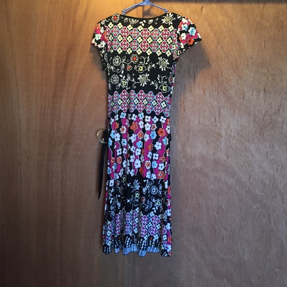 Wrap style dress - Picture 3 of 4