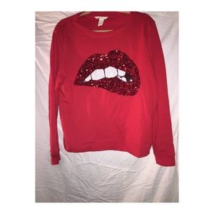 Lip sweater