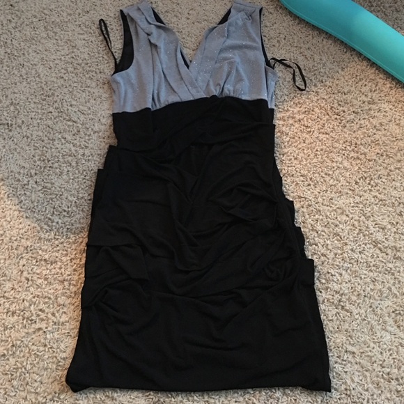 Beautiful dress - Picture 1 of 3