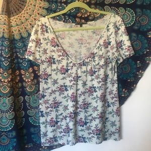 🍉BOGO Floral tee