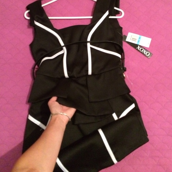 SOLDDDDDdresses for the price of 1 . Two have tag - Picture 2 of 4