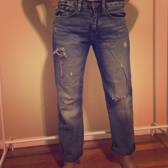 Destroyed boyfriend jeans