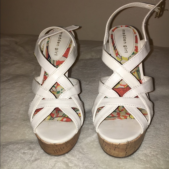 SUPER CUTE MADDEN GIRL WEDGES😊