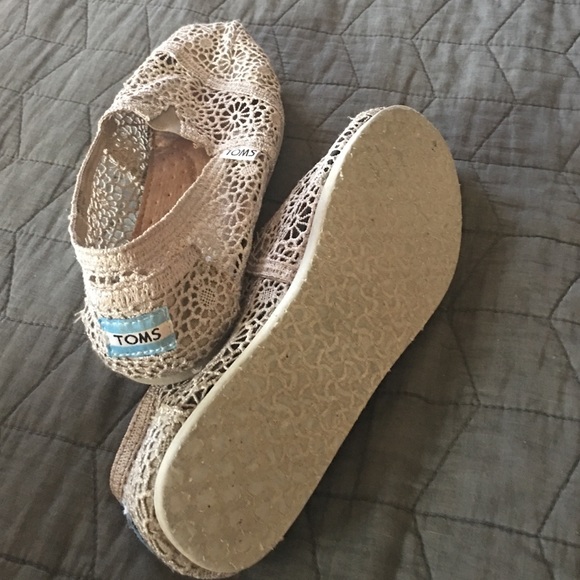 SOLD. Toms crocheted slip on(cute) shoes. - Picture 4 of 4