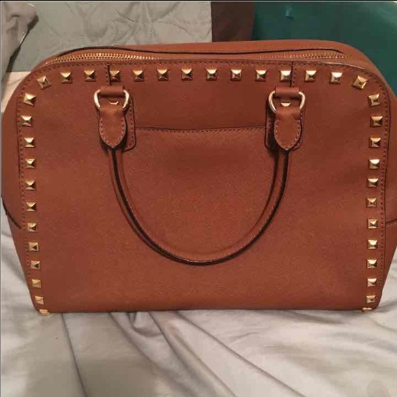 Micheal Kors studded purse - Picture 2 of 3