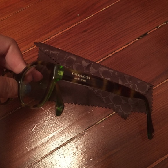 COACH GLASSES & CASE - Picture 2 of 4