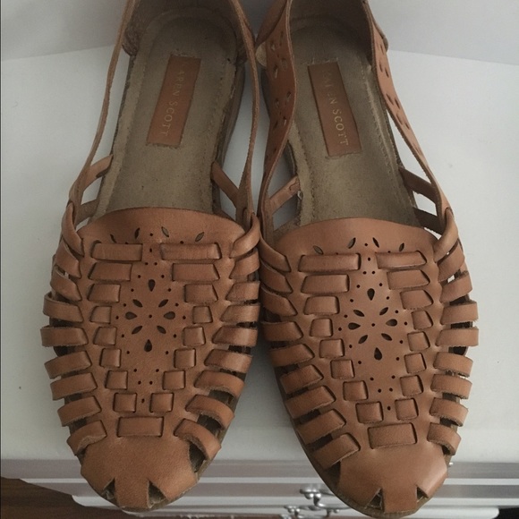 Camel weave sandal flats