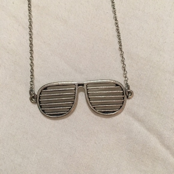 Sunglasses necklace
