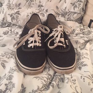 Black & White vans