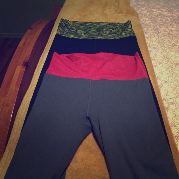 FLASH SALE! 2 Pairs Fabletics capris