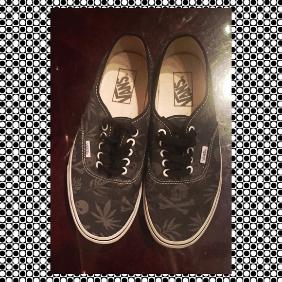Black printed vans