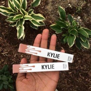 Kylie Gloss in "Like" & "Literally"