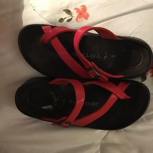 Tatami Red Sandals